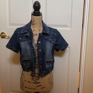 Short sleeve jean jacket